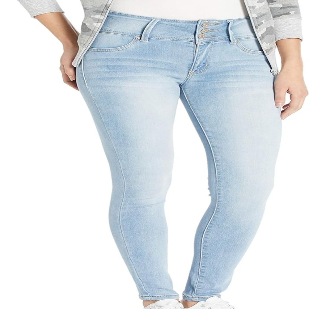 Junior's Wallflower Light Wash High Rise Double Button Skinny Jeggings